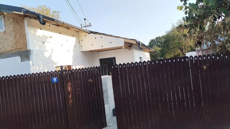 Casă cu 3 camere cu Teren 370 Mp în Central