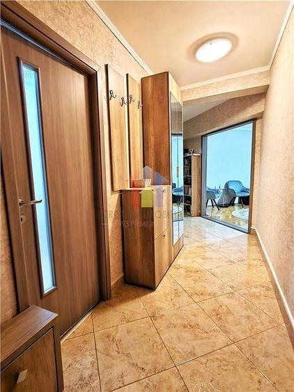 Apartament cu 3 camere decomandat în Călărași