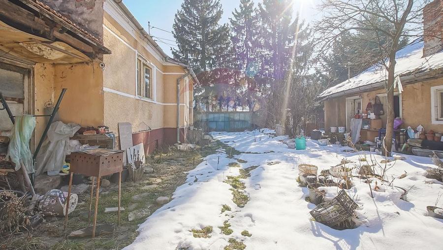 Casă cu 2 camere cu Teren 778 Mp în Tărlungeni