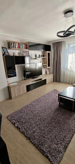 Apartament cu 3 camere decomandat, mobilat în Gara