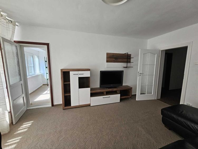 Apartament cu 2 camere decomandat în Universitate