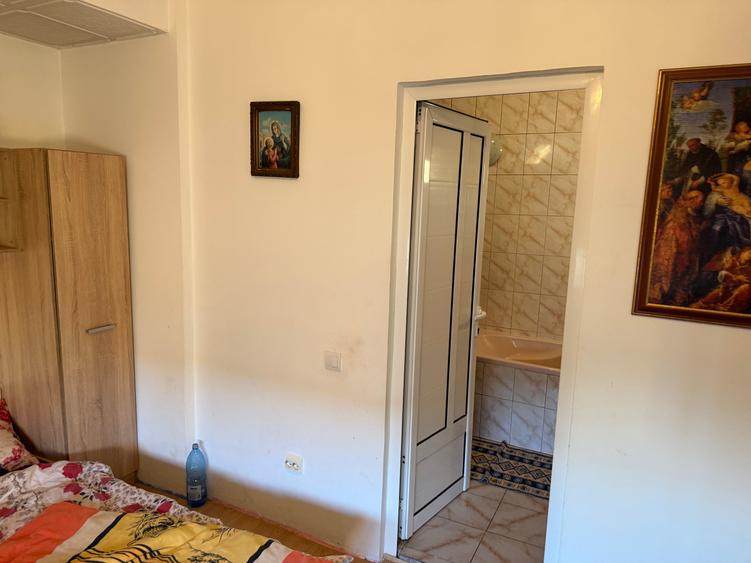Casă individuală cu 5 camere cu Canalizare în Ferentari