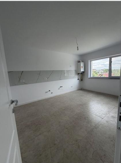 Casă cu 4 camere în Valea Adâncă