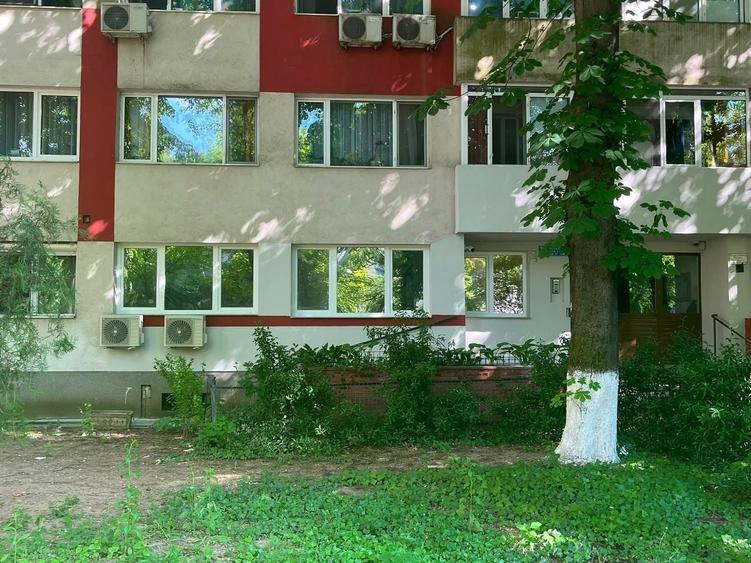 Apartament cu 2 camere semidecomandat în Pajura