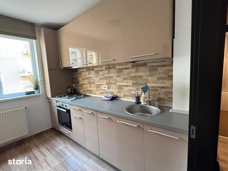 Apartament cu 2 camere decomandat în Titan