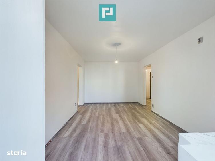 Apartament cu 3 camere semidecomandat în Aurel Vlaicu
