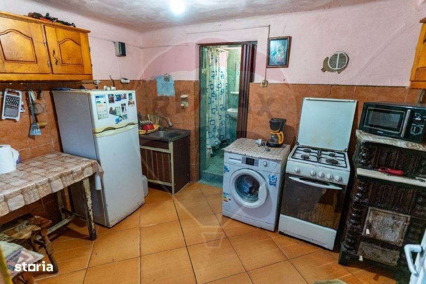 Casă cu 4 camere în Criș