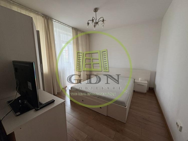 Apartament cu 3 camere decomandat, mobilat în Calea București