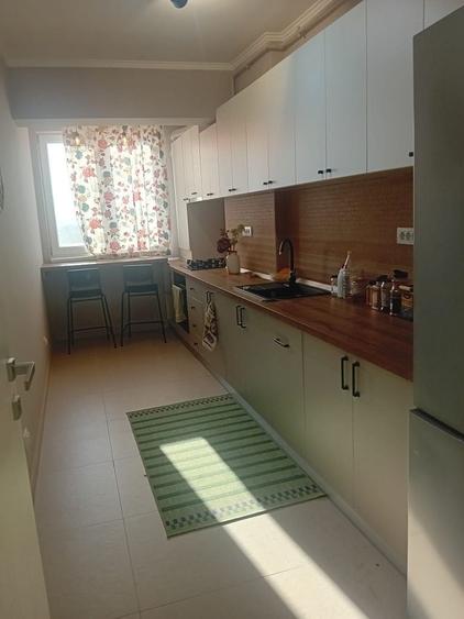 Apartament cu 2 camere decomandat în Calea București