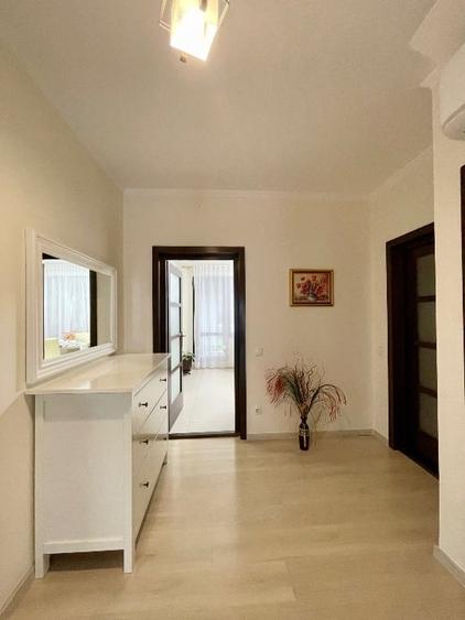 Casă individuală cu 5 camere cu Teren 500 Mp în Iris