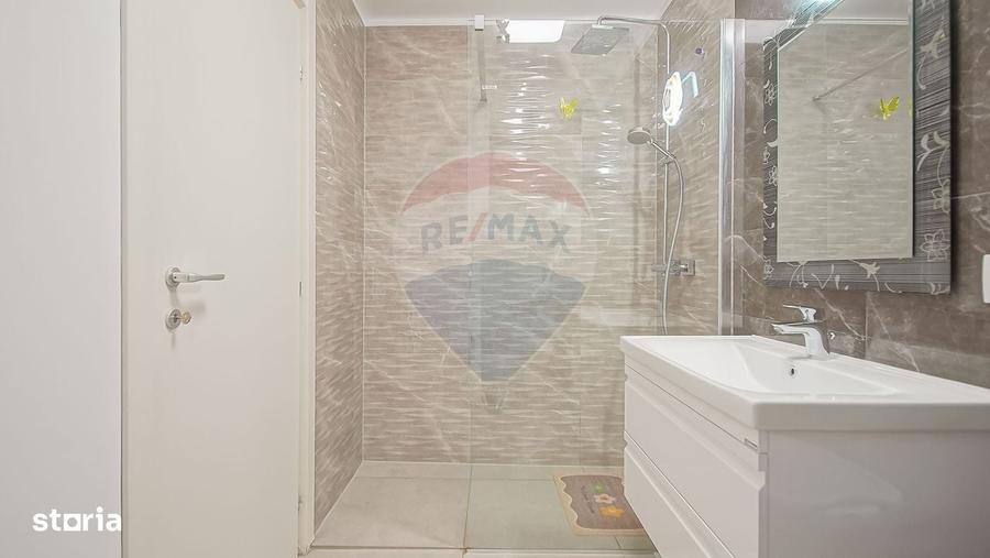 Apartament cu 3 camere în Tractorul