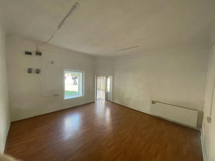 Spațiu comercial, de 30 mp, în Central