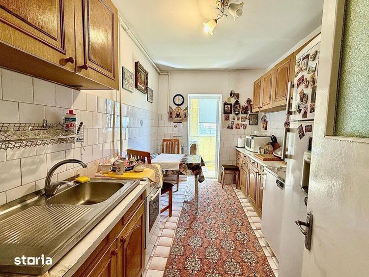Apartament 3 camere Delfinariu , etaj 2/4 - 6