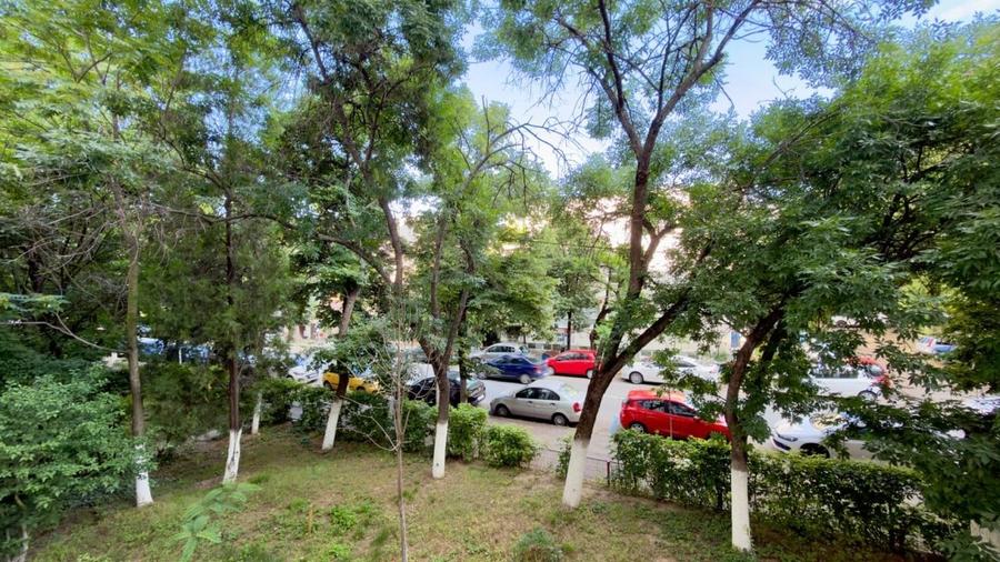Garsonieră decomandată, mobilată în Tei