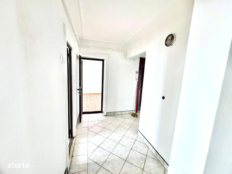 Apartament cu 3 camere decomandat în Faleză