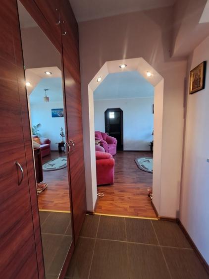 Apartament cu 2 camere semidecomandat în Ultracentral