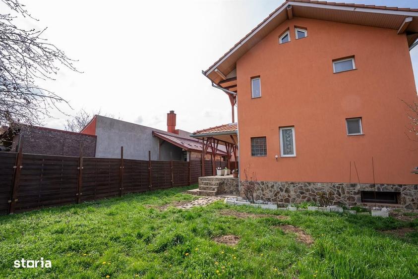 Casă cu 5 camere cu Teren 500 Mp în Oncea
