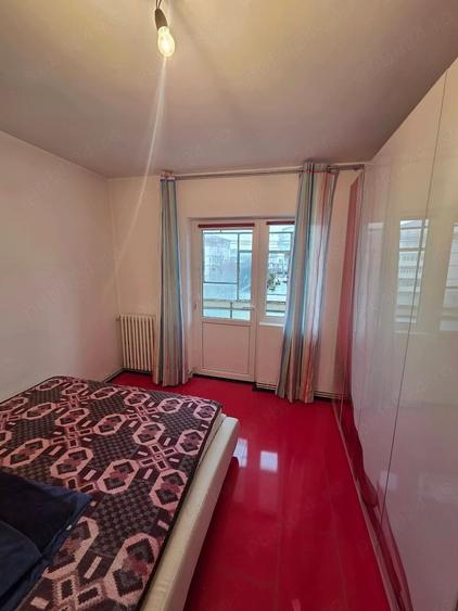 Apartament cu 3 camere decomandat în Ostroveni