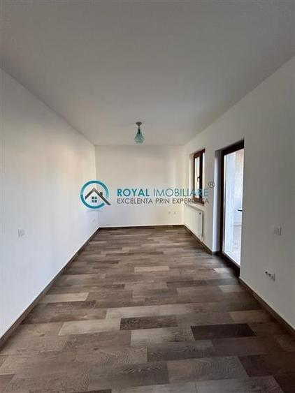 Duplex cu 4 camere cu Canalizare în Strejnicu
