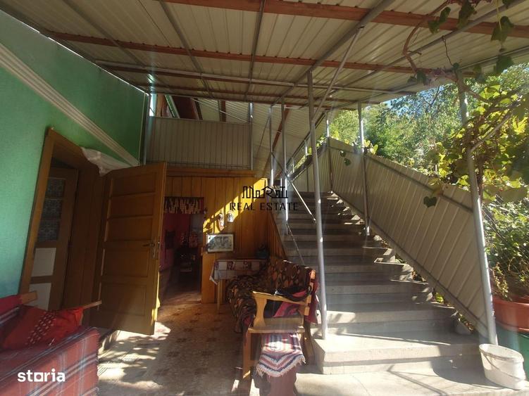 Casă cu 4 camere cu Teren 3514 Mp în Criș