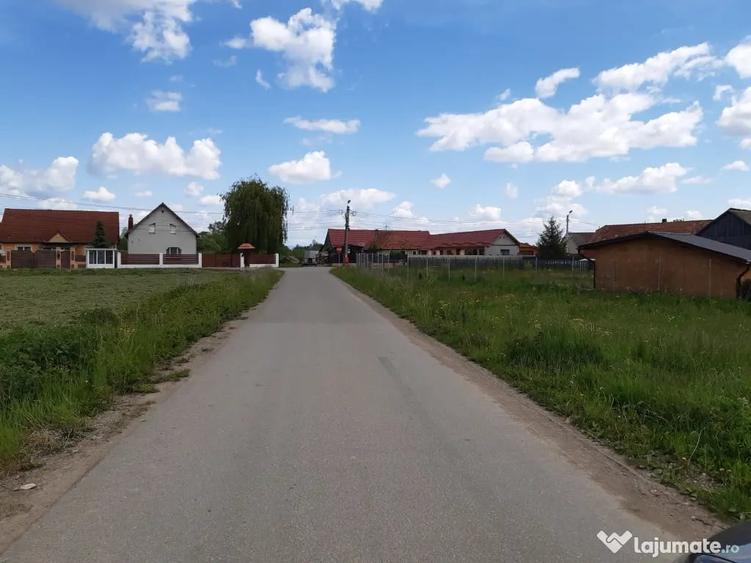 Teren de 2325 mp, în Hărman