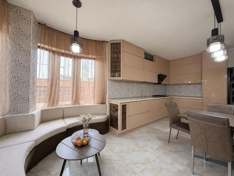 Casă individuală cu 6 camere cu Piscina în Industriilor