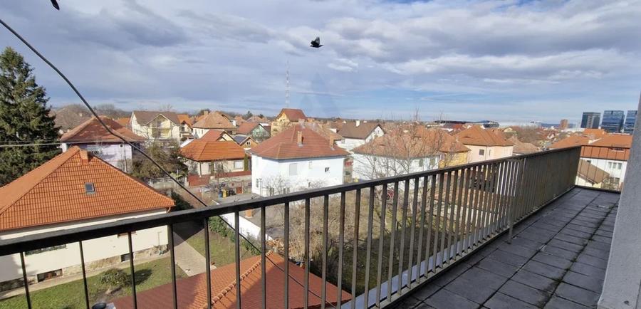 Apartament cu 3 camere decomandat, mobilat în Calea Dumbrăvii