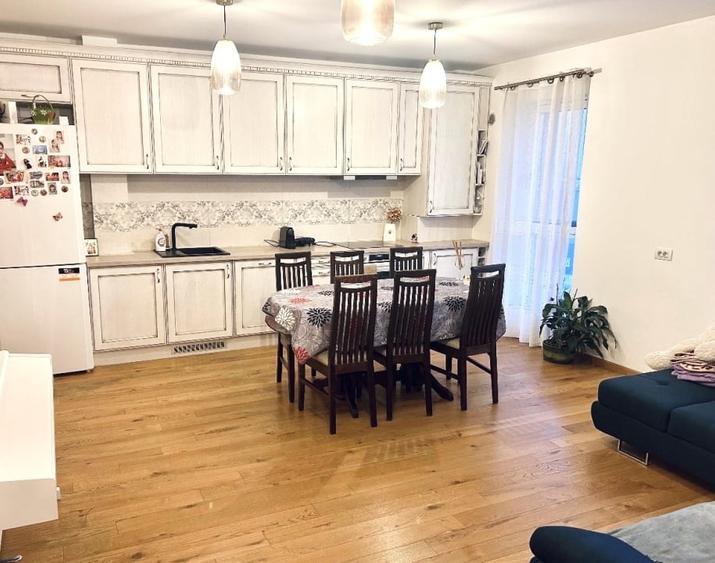 Apartament cu 3 camere decomandat în Florești — fotografia 1