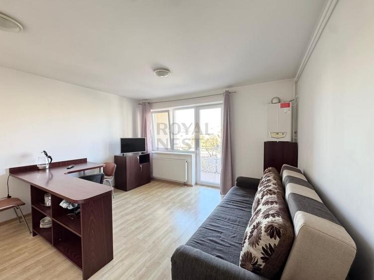 Apartament cu 2 camere decomandat în Tractorul