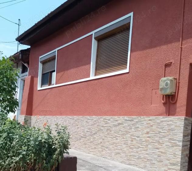 Casă cu 4 camere cu Teren 500 Mp în Orșova