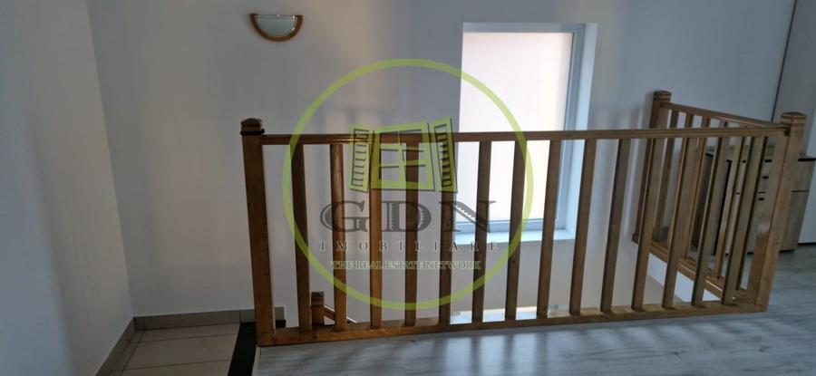 Apartament cu 3 camere decomandat, mobilat în Ștrand