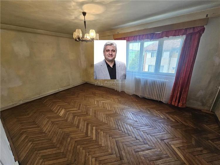 Apartament cu 2 camere decomandat în Micro IV