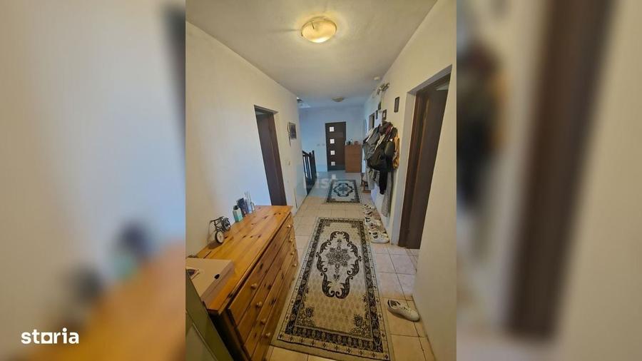 Casă cu 4 camere în Central