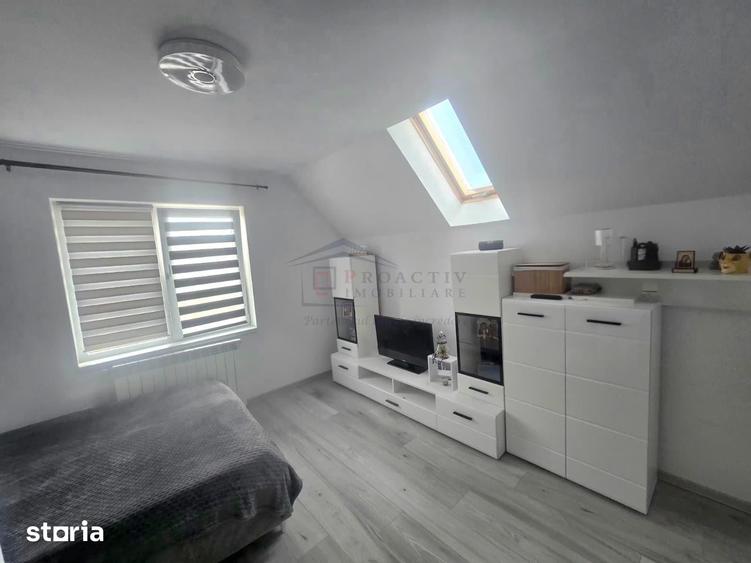Casă cu 4 camere decomandat cu Teren 395 Mp în Moara