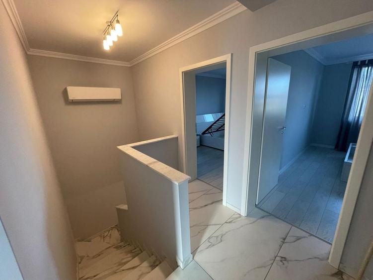 Casă cu 4 camere în Moșnița Veche