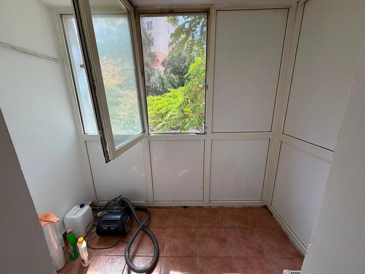 Apartament cu 3 camere semidecomandat în Liviu Rebreanu