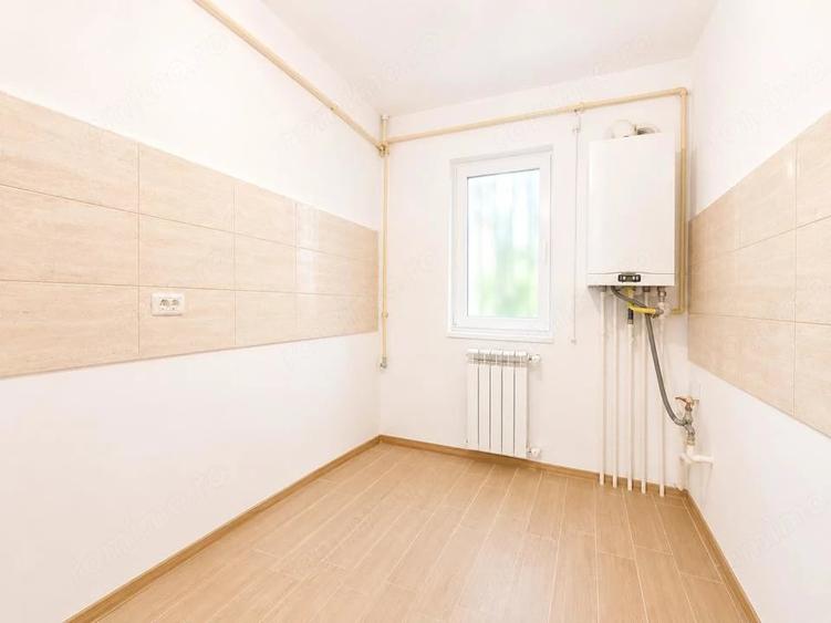 Apartament cu 3 camere semidecomandat în Mărăței