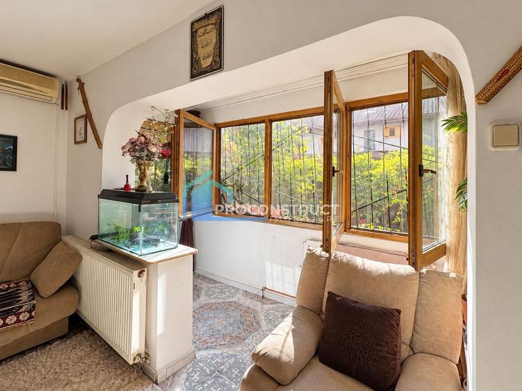Apartament cu 3 camere decomandat, mobilat în Girocului