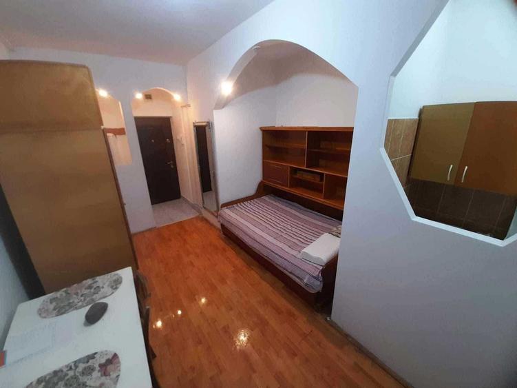 Apartament decomandat în Păsăreni
