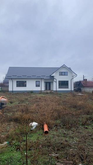 Casă cu 3 camere în Bariera Vâlcii