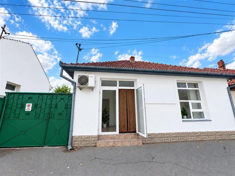 Casă cu 4 camere cu Teren 496 Mp în Iosia
