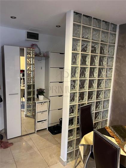 Apartament cu 4 camere decomandat în Dâmbovița