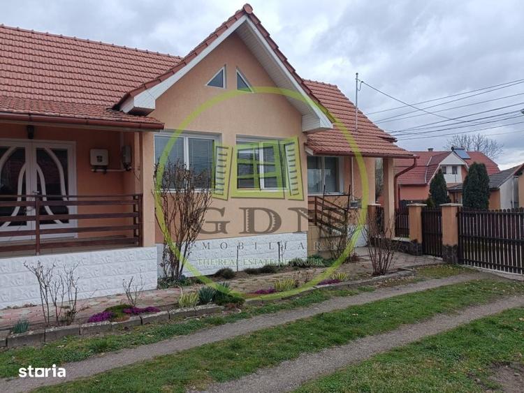 Casă cu 4 camere în Ideciu de Sus
