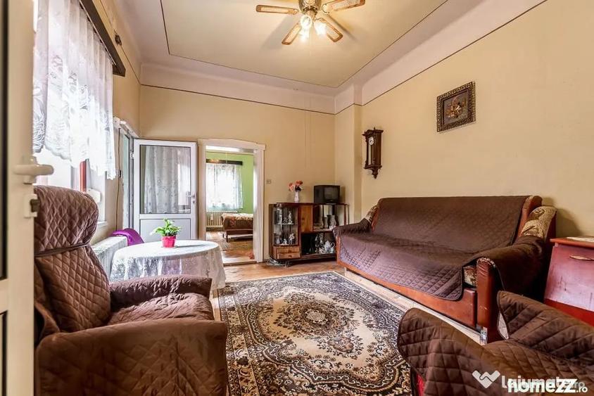 Casă cu 3 camere cu Teren 370 Mp în Central