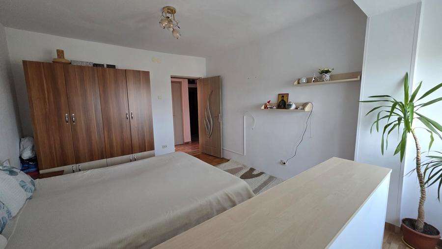 Apartament cu 2 camere decomandat, mobilat în Dâmbovița