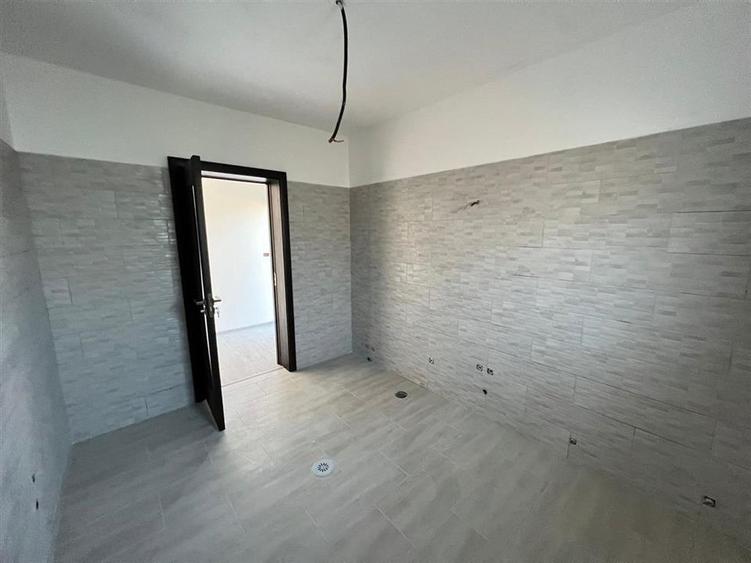 Casă individuală cu 3 camere cu Canalizare în Exterior Vest