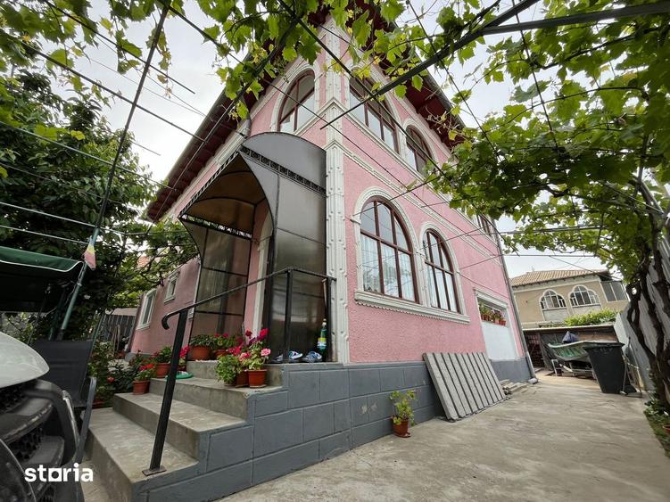 Casă cu 5 camere cu Teren 400 Mp în Central