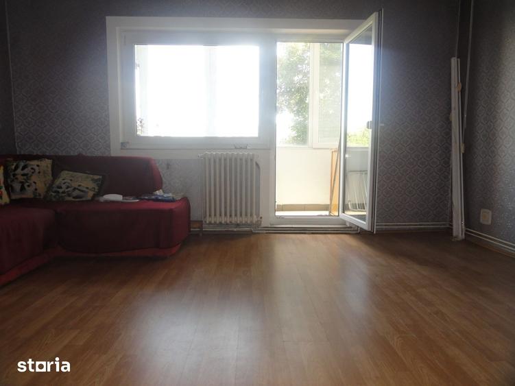 Apartament cu 4 camere decomandat în Micălaca