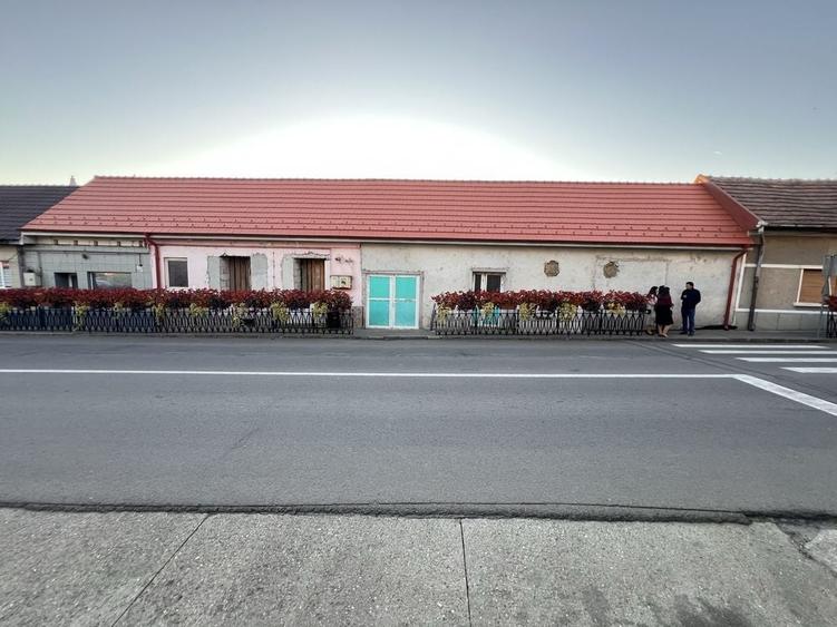 Casă cu 4 camere în Central