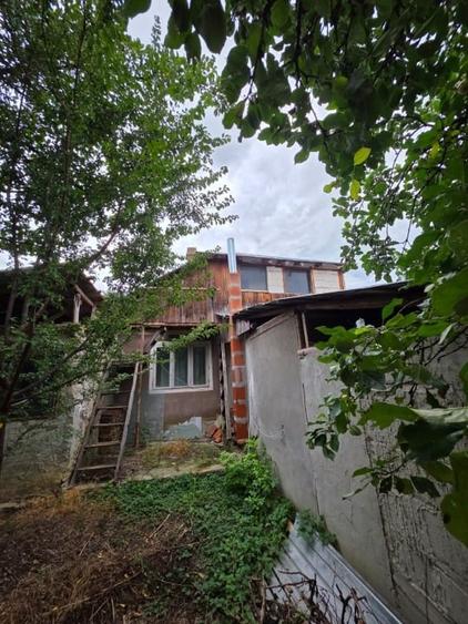 Casă individuală cu 3 camere cu Canalizare în Tăcuta